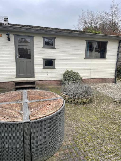 Gezellig Chalet Op De Prachtige Veluwe Putten Ngoại thất bức ảnh